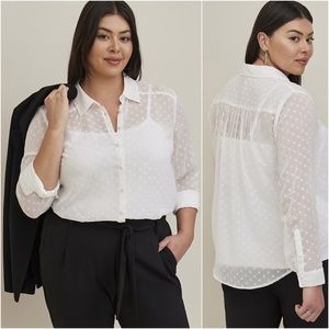 NWT Torrid 5 Madison White Chiffon Clip Dot Blouse, Plus Size Women's Top 5X 28